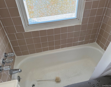 7 Sweezy Avenue - Photo Thumbnail 15