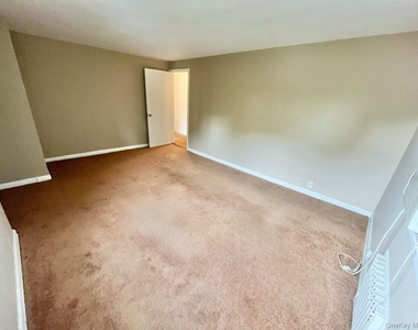7 Ferndale Place - Photo Thumbnail 6
