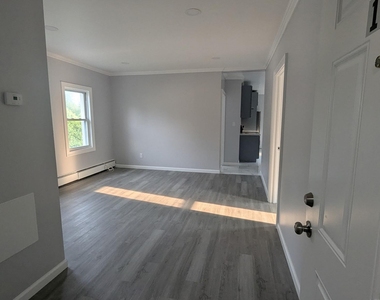 3230 Lexington Avenue - Photo Thumbnail 1