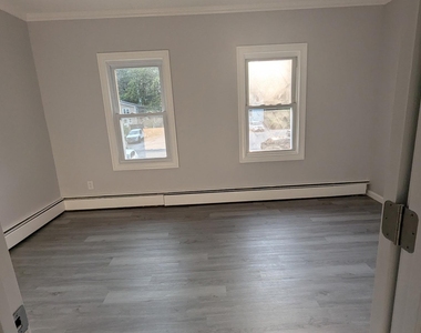 3230 Lexington Avenue - Photo Thumbnail 5