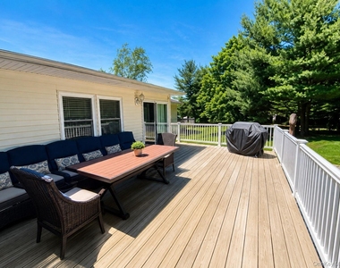 10 Roe Circle - Photo Thumbnail 20