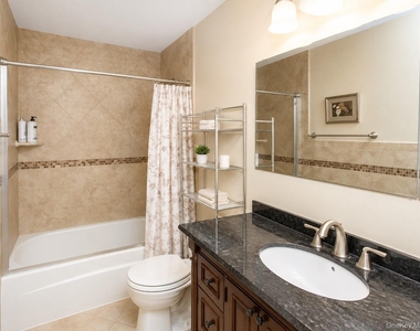 10 Roe Circle - Photo Thumbnail 16