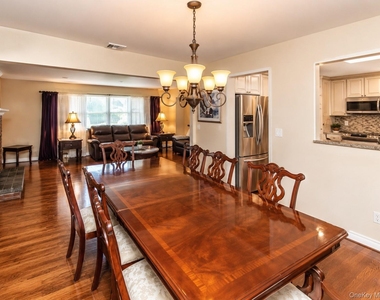 10 Roe Circle - Photo Thumbnail 4