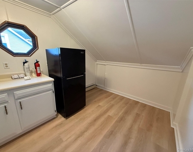 15 Tusten Avenue - Photo Thumbnail 6