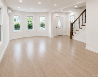 39 Rathbun Avenue - Photo Thumbnail 5