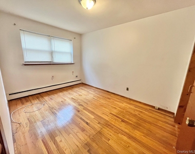 66 Oak Street - Photo Thumbnail 1