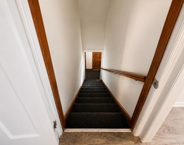 30 Lakeview Terrace - Photo Thumbnail 2