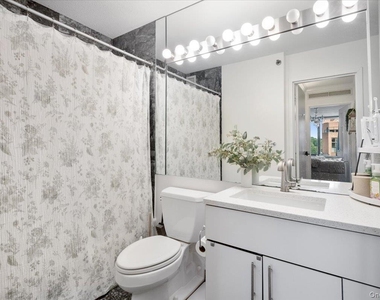 4 Martine Avenue - Photo Thumbnail 22