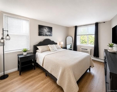 141 E Lake Boulevard - Photo Thumbnail 7