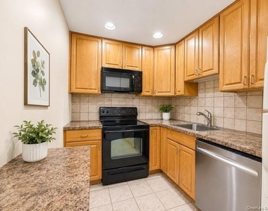 141 E Lake Boulevard - Photo Thumbnail 6
