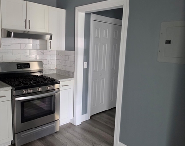 11 White Plains Avenue - Photo Thumbnail 5