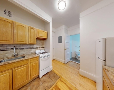292 Riverside Drive - Photo Thumbnail 3