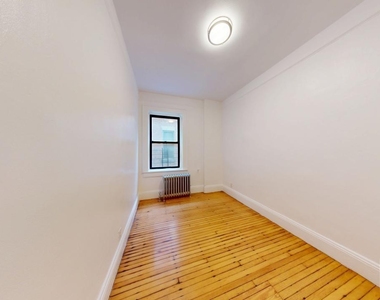 292 Riverside Drive - Photo Thumbnail 4