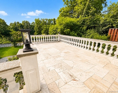 4 Hickory Drive - Photo Thumbnail 4