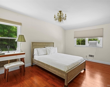 4 Hickory Drive - Photo Thumbnail 15