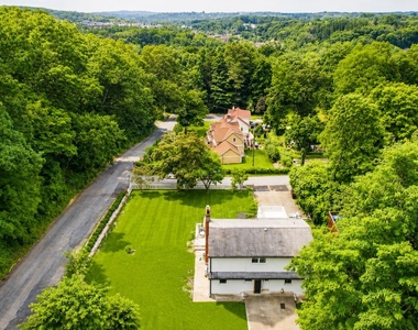 4 Hickory Drive - Photo Thumbnail 19