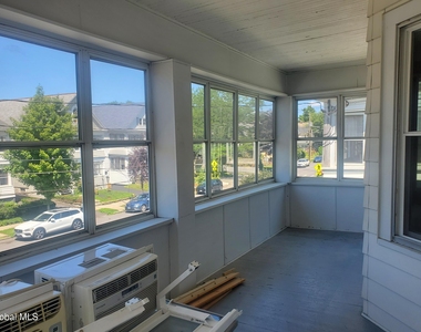 38 Summit Avenue - Photo Thumbnail 8