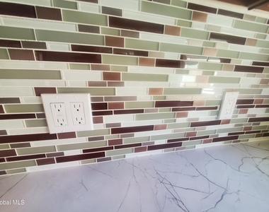 38 Summit Avenue - Photo Thumbnail 32