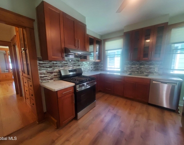 38 Summit Avenue - Photo Thumbnail 23