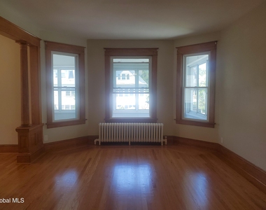 38 Summit Avenue - Photo Thumbnail 12