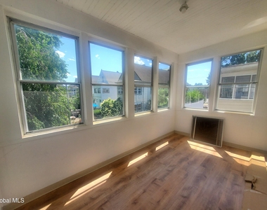 38 Summit Avenue - Photo Thumbnail 36