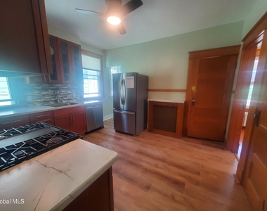 38 Summit Avenue - Photo Thumbnail 21