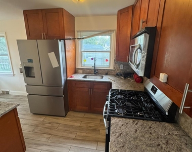 51 Kenwood Terrace - Photo Thumbnail 4