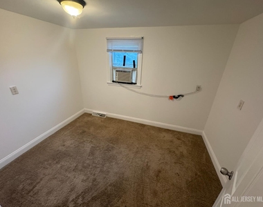 51 Kenwood Terrace - Photo Thumbnail 12