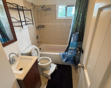 51 Kenwood Terrace - Photo Thumbnail 16