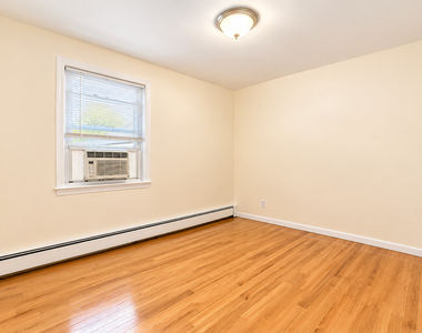 70-69 Walnut Street - Photo Thumbnail 8