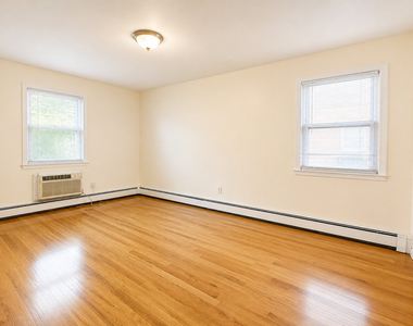 70-69 Walnut Street - Photo Thumbnail 6