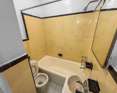 155 E 52nd Street - Photo Thumbnail 3