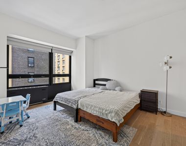 415 E 54th Street - Photo Thumbnail 4