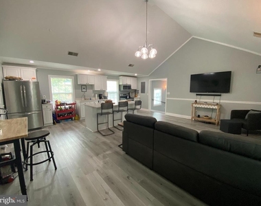 522 W King Street - Photo Thumbnail 15