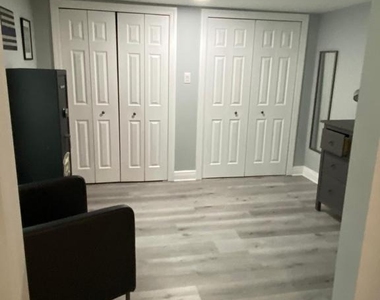 522 W King Street - Photo Thumbnail 24