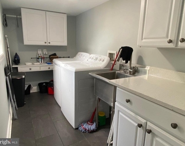 522 W King Street - Photo Thumbnail 36