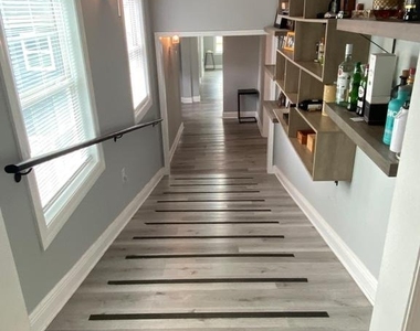 522 W King Street - Photo Thumbnail 16