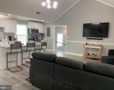 522 W King Street - Photo Thumbnail 5