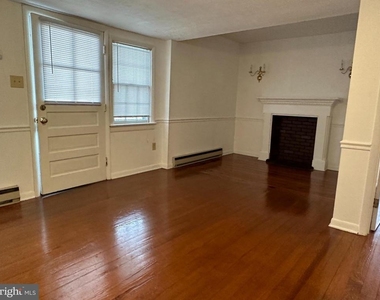 22 Peyton Street - Photo Thumbnail 2