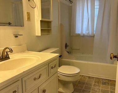22 Peyton Street - Photo Thumbnail 5