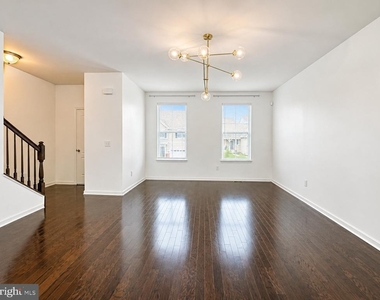 4811 Hicks Drive - Photo Thumbnail 7