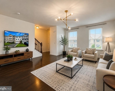 4811 Hicks Drive - Photo Thumbnail 8