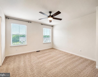 4811 Hicks Drive - Photo Thumbnail 14