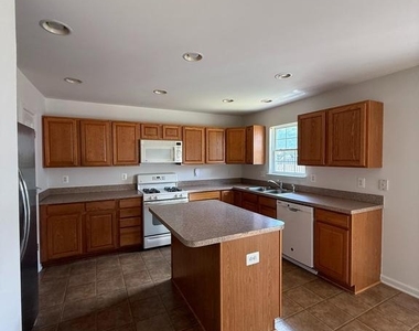103 Cannon Court - Photo Thumbnail 16