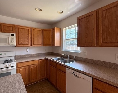 103 Cannon Court - Photo Thumbnail 8