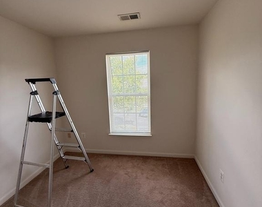 103 Cannon Court - Photo Thumbnail 6