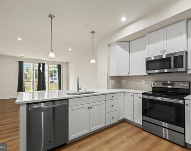 1733 Dunnington Place - Photo Thumbnail 8