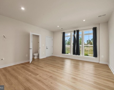 1733 Dunnington Place - Photo Thumbnail 4