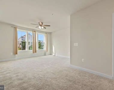 1733 Dunnington Place - Photo Thumbnail 12