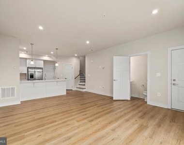 1733 Dunnington Place - Photo Thumbnail 5